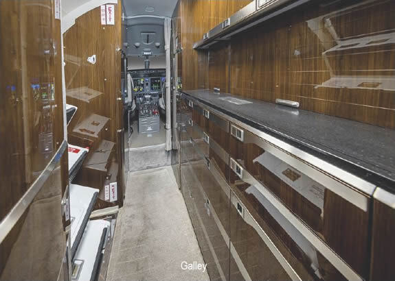 2018-challenger-350-galleycabin
